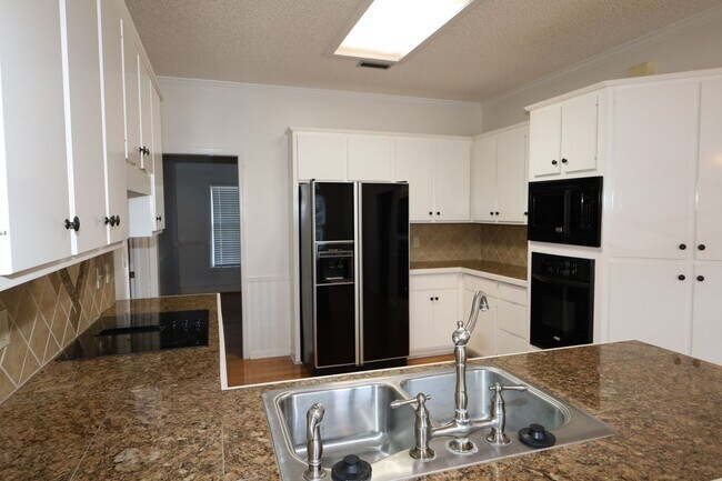 Foto del edificio - 3702 Northcliff Ln
