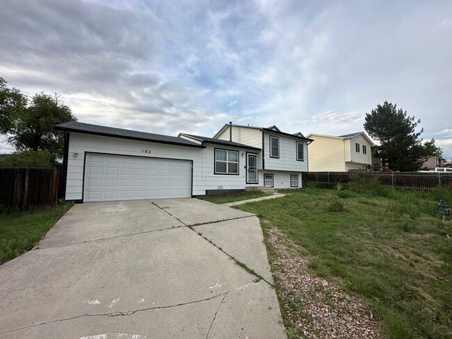 Building Photo - 102 Comanche Ct