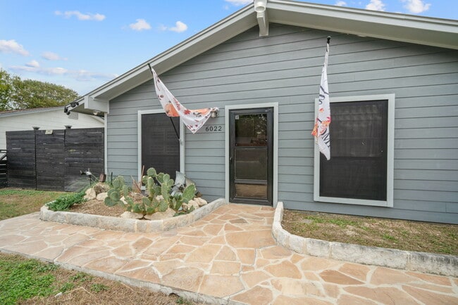 Building Photo - 6022 Castle Vw Dr