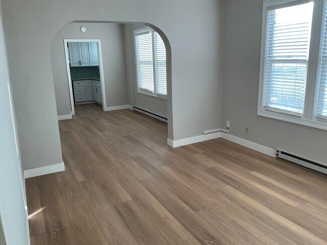 Foto del edificio - 618 W 7th St