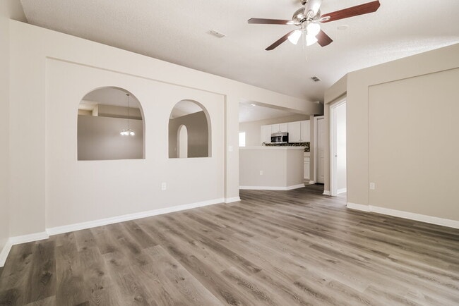 Building Photo - 2303 Tealwood Circle