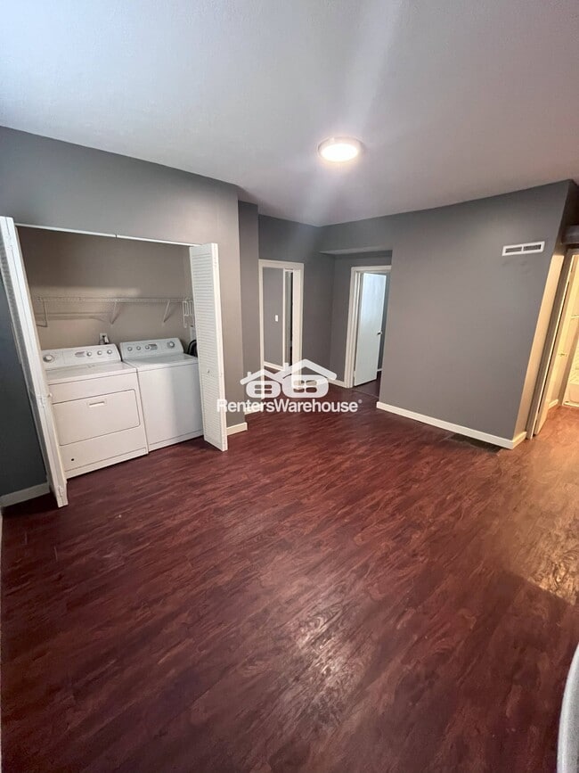Foto del edificio - 341 19th Ave NE