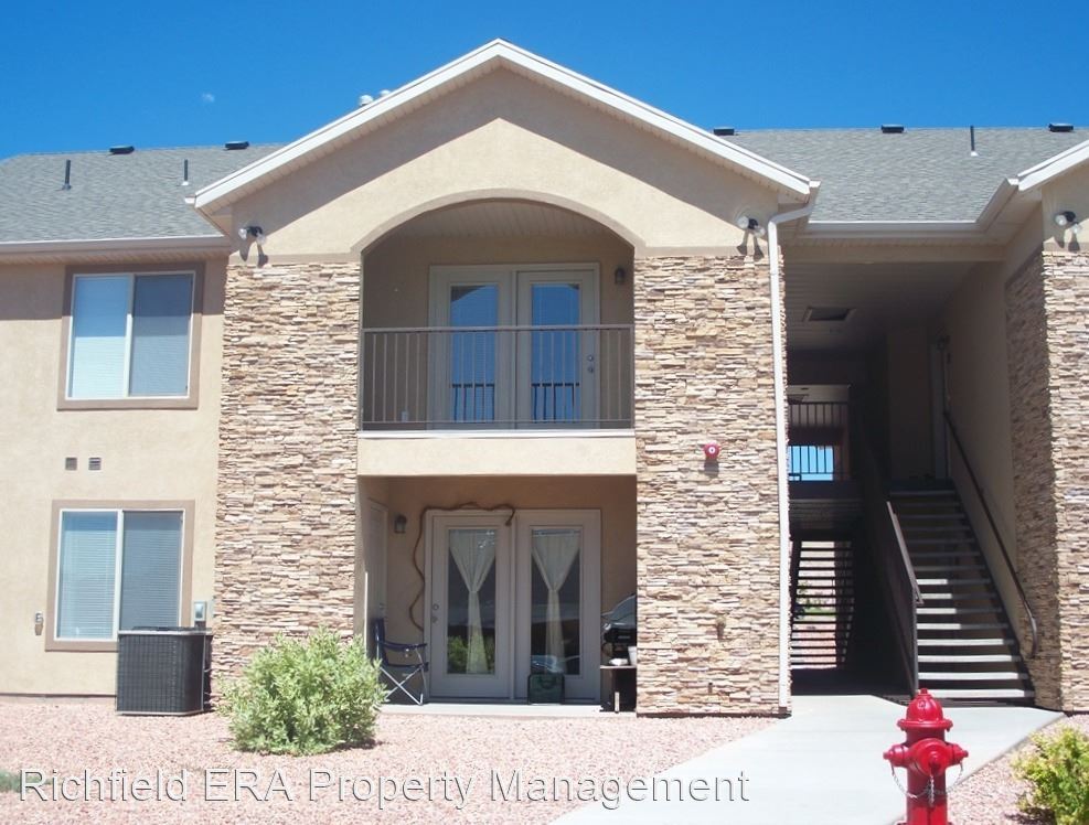 Primary Photo - 3 br, 2 bath Apartment - 59 W 1000 N #69