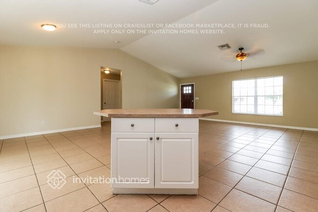 Foto del edificio - 3322 Oasis Blvd