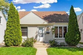 Building Photo - 4750 N Elkhart Ave