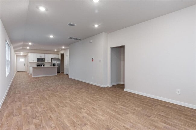 Building Photo - 108 Raymondville Path