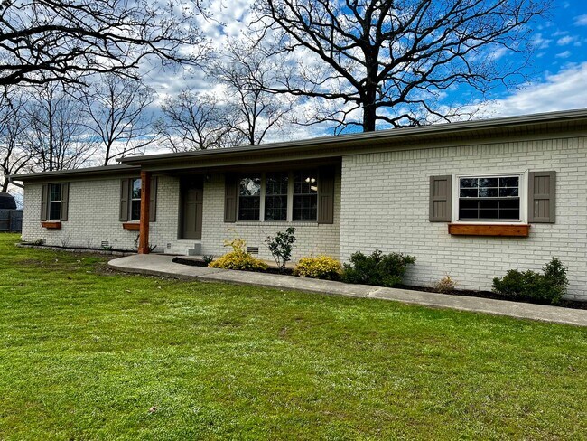 Building Photo - 895 Marion Anderson Rd.