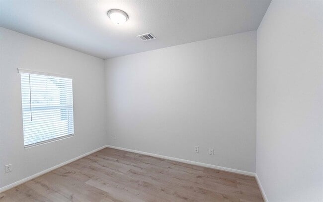 Building Photo - 101 Copper Lily Dr