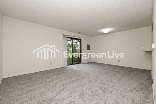 Foto del edificio - 6540 Rolling Glen Dr