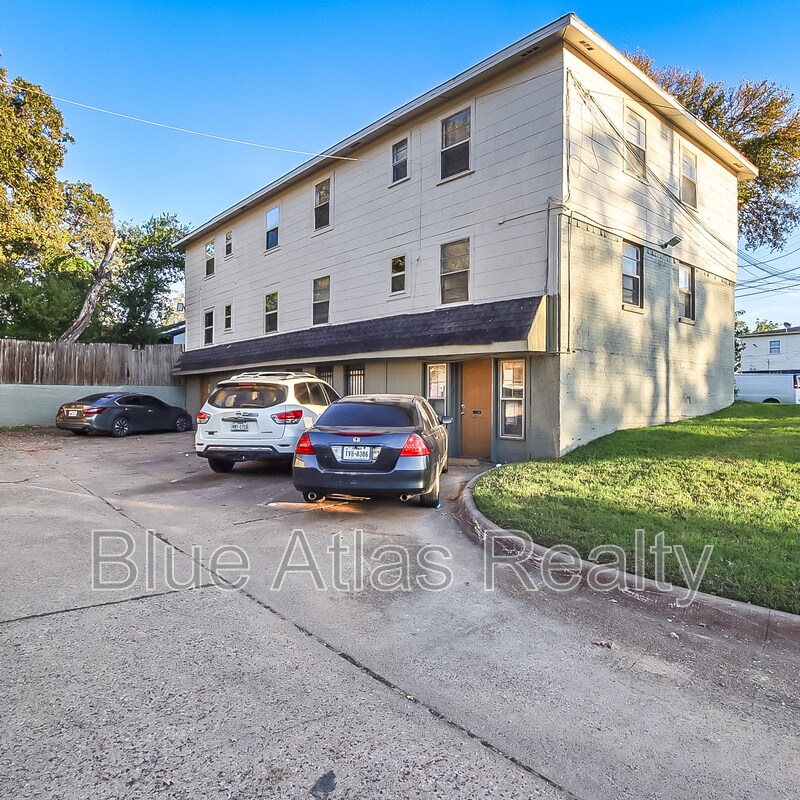 Foto del edificio - 2215 Riverview Dr