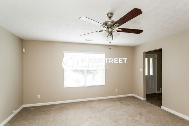 Foto del edificio - 4 Bedroom Pet-Friendly Home in Lithonia, G...