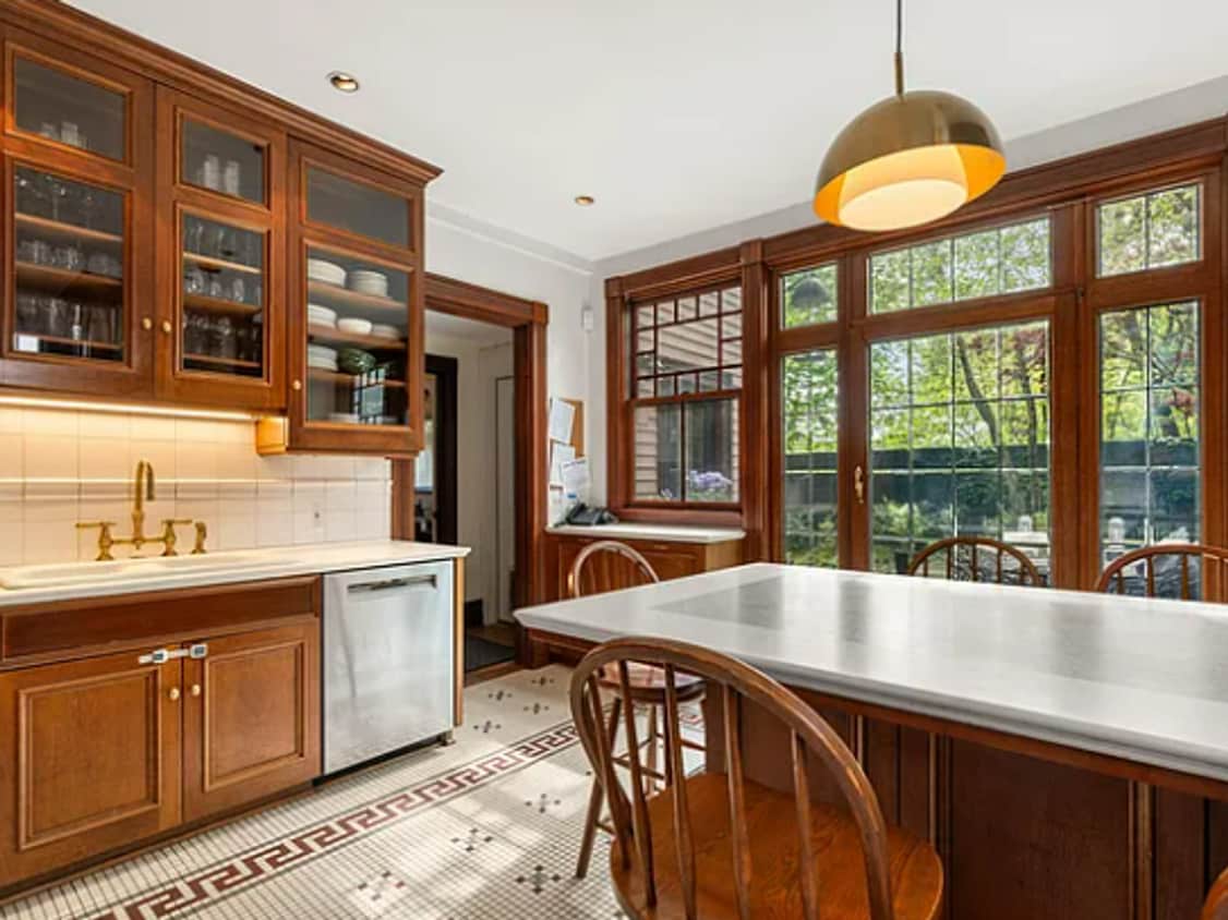 Elegant Brookline Single Fam 5bd/2.5 bath,... - Elegant Brookline Single Fam 5bd/2.5 bath,...