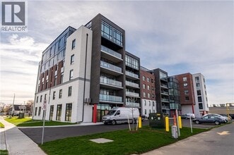 Building Photo - 5 Hamilton St N