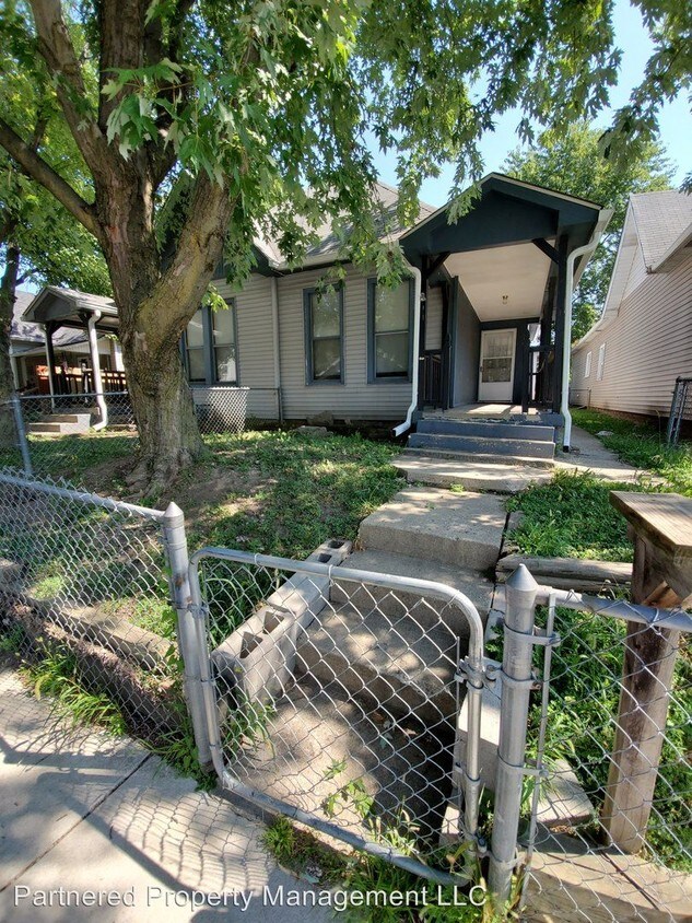 Primary Photo - 1245-1247 S Reisner St