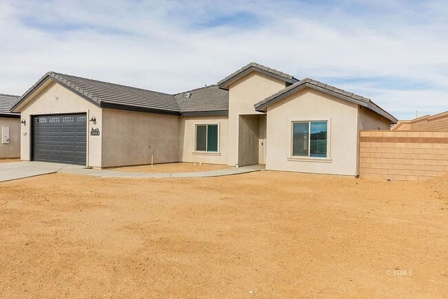 Building Photo - Charming 4-Bedroom Home with Modern Upgrad...