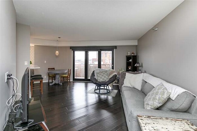 Foto del edificio - 300 Walnut St