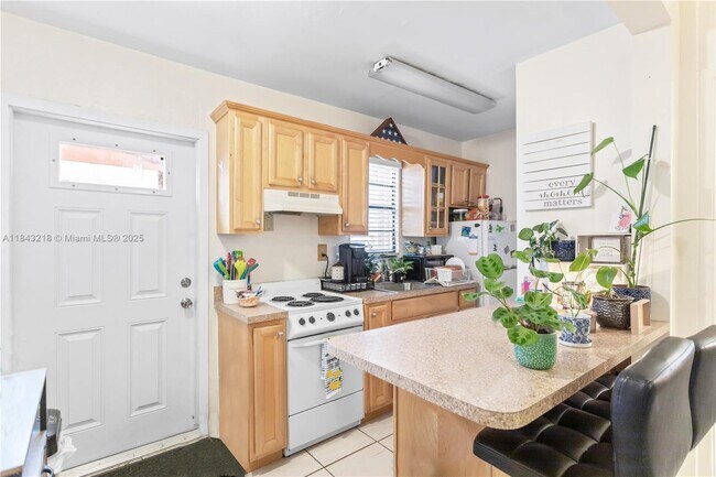 Foto del edificio - 6840 SW 3rd St