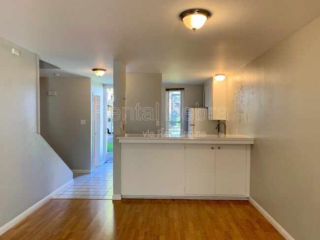 Building Photo - 1470 Creekside Dr