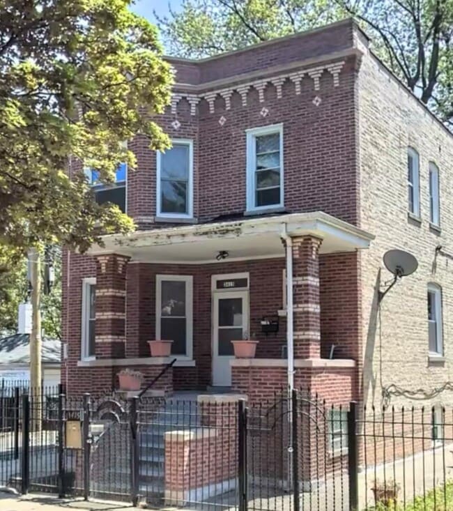 Photo - 3415 W Lyndale St Apartment