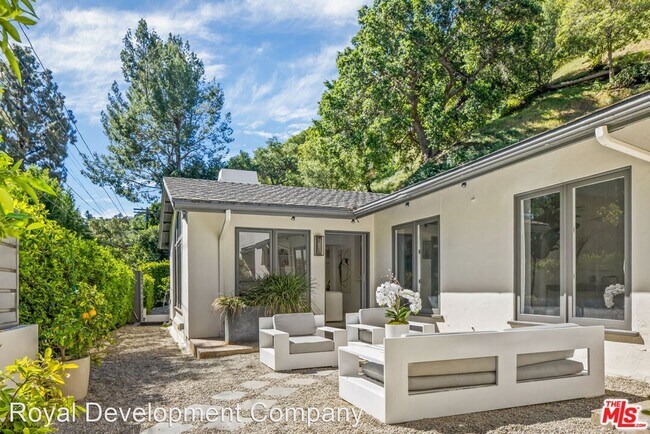Building Photo - 3 br, 5 bath House - 1847 N Beverly