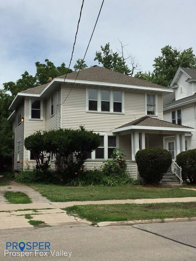 Primary Photo - 620 W Irving Ave