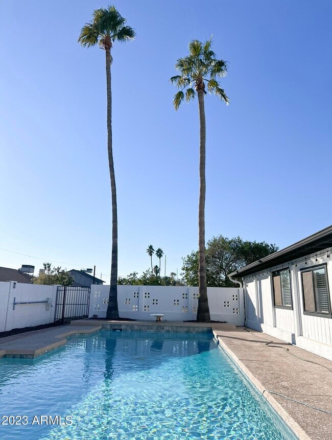 Building Photo - 4201 W Acoma Dr