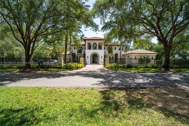 Foto del edificio - 6450 SW 126th Street Rd