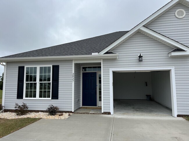 Foto del edificio - 2005 Briarwood Dr