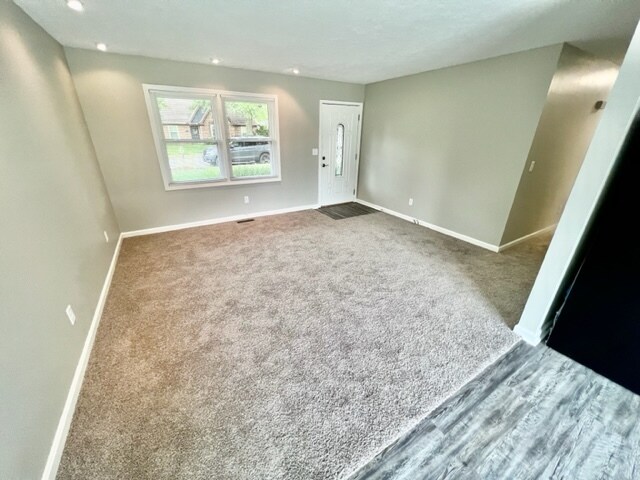 Foto del edificio - 8744 Westwood Dr