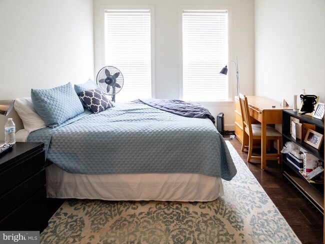 Building Photo - 727 Crown Park Ave