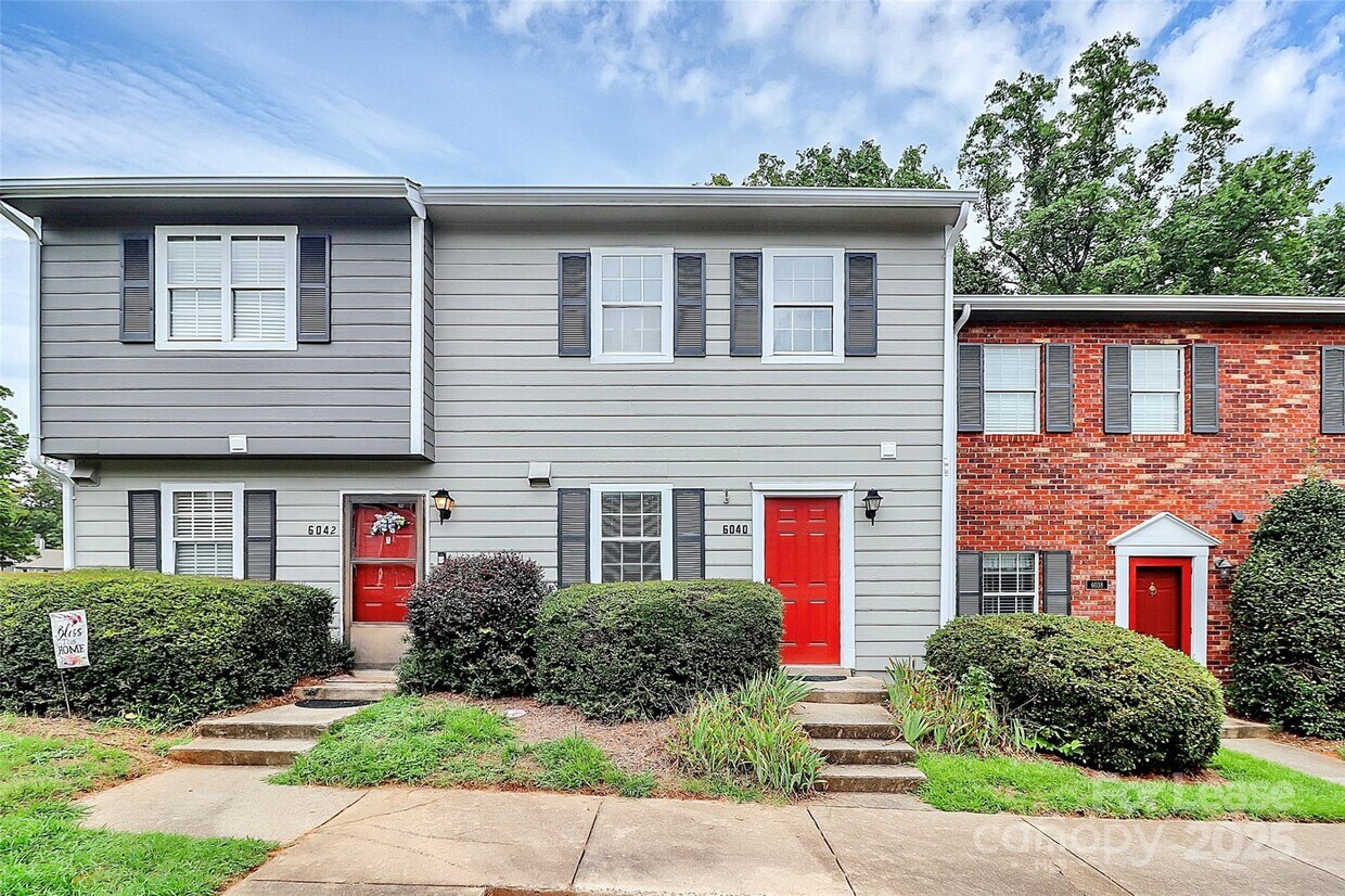 Foto principal - 6040 Heath Valley Rd