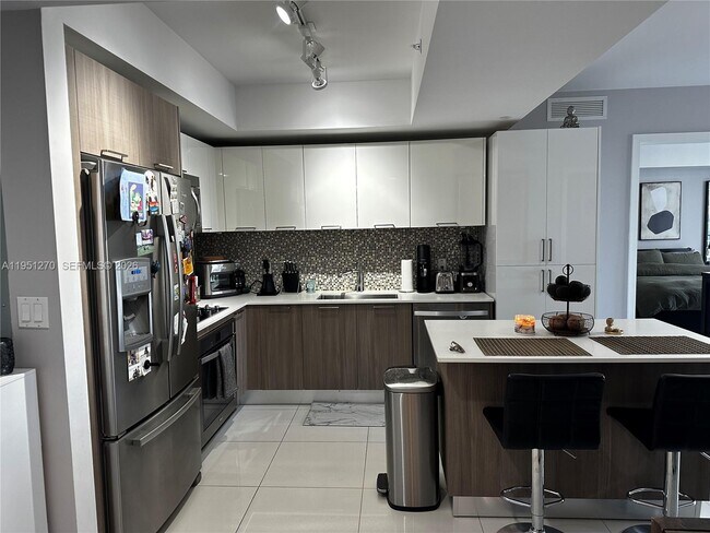 Foto del edificio - 5252 NW 85th Ave