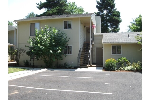 Primary Photo - 17960 SW Kinnaman Rd