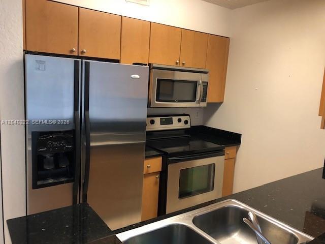 Foto del edificio - 2811 N Oakland Forest Dr