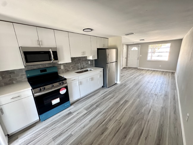 Building Photo - 5928-5930 13th St Ct E