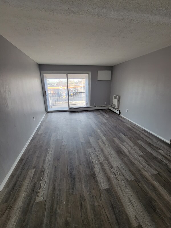 Foto del edificio - 13430 Euclid Ave