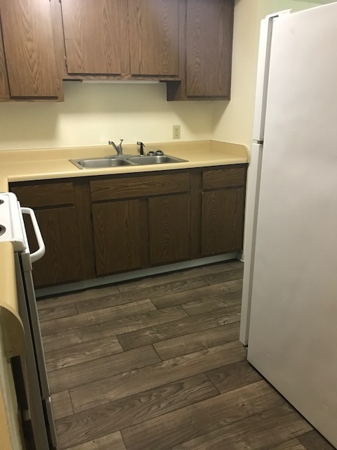 Building Photo - Hartshorn Manor