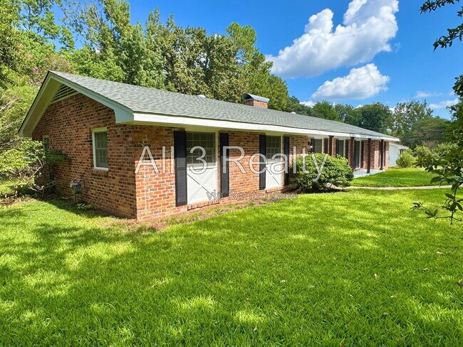Building Photo - 2557 Woodley Rd