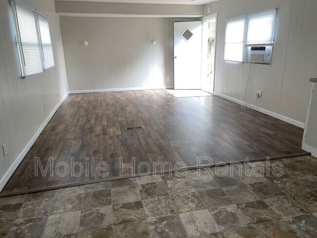 Foto del edificio - 249 Maple Hill Cir