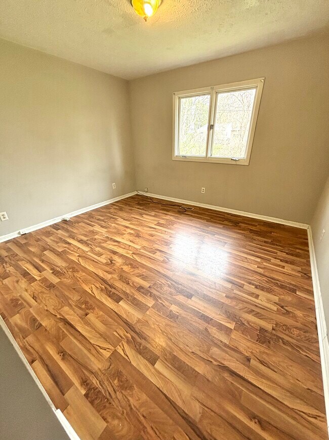 Building Photo - 908 Vincent Ct