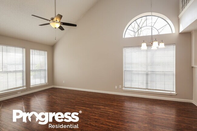 Building Photo - 657 Edgewood Dr