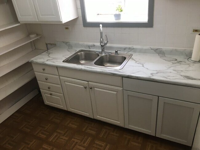Foto del edificio - 4816 W Grace St