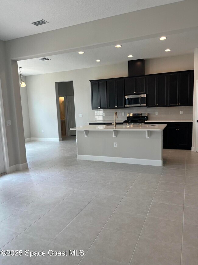 Foto del edificio - 7869 Allure Dr