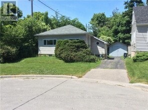 Building Photo - 166 Maplehurst Ave