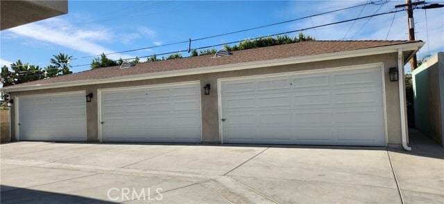 Building Photo - 8701 S Van Ness Ave