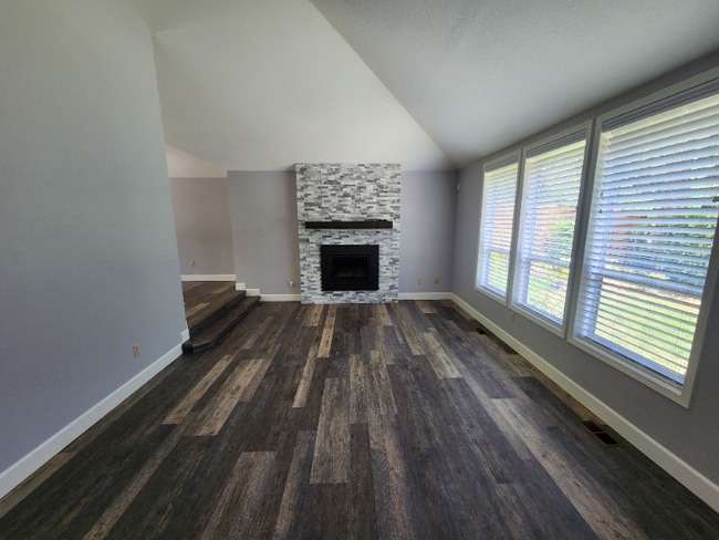 Building Photo - 20673 Marine View Dr SW