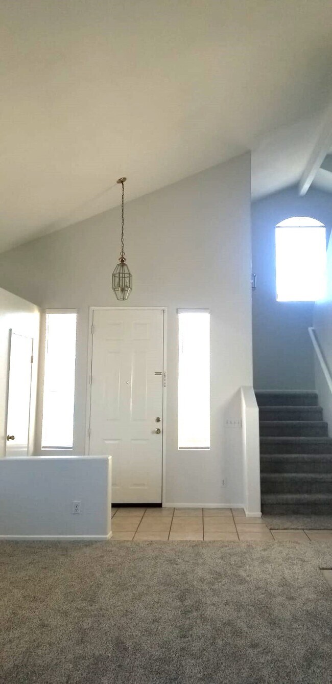 Foto del edificio - 1046 Viewpointe Ln