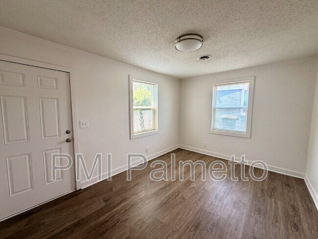 Foto del edificio - 528 Jasper St