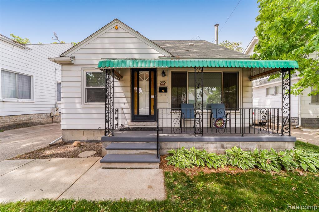 Primary Photo - 305 E Granet Ave