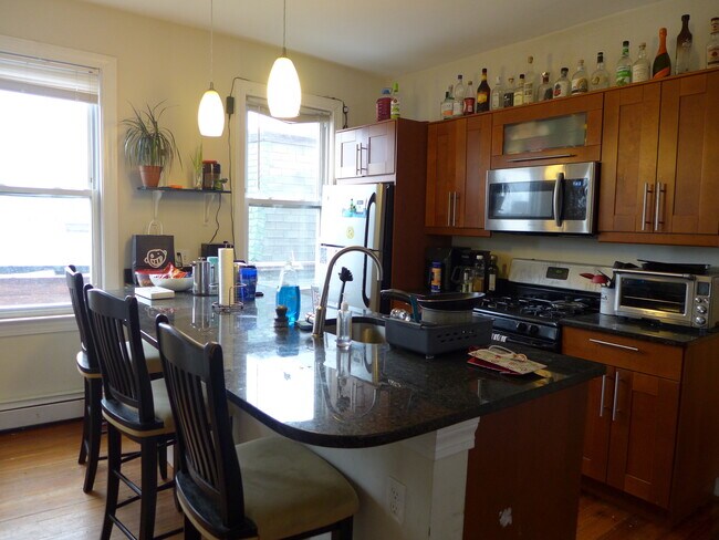 Foto del edificio - 12 Fisher Ave